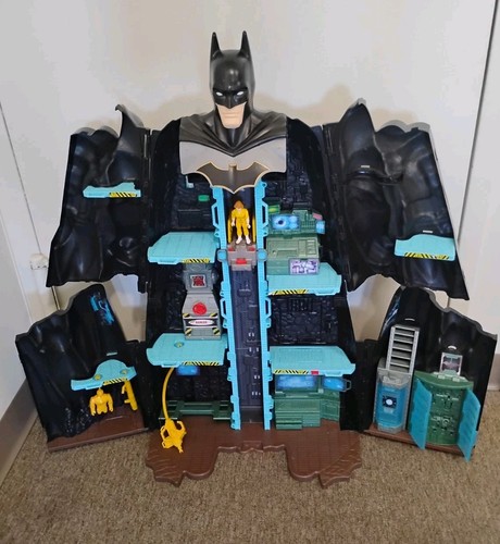 Batcave giant transforming - batcave,